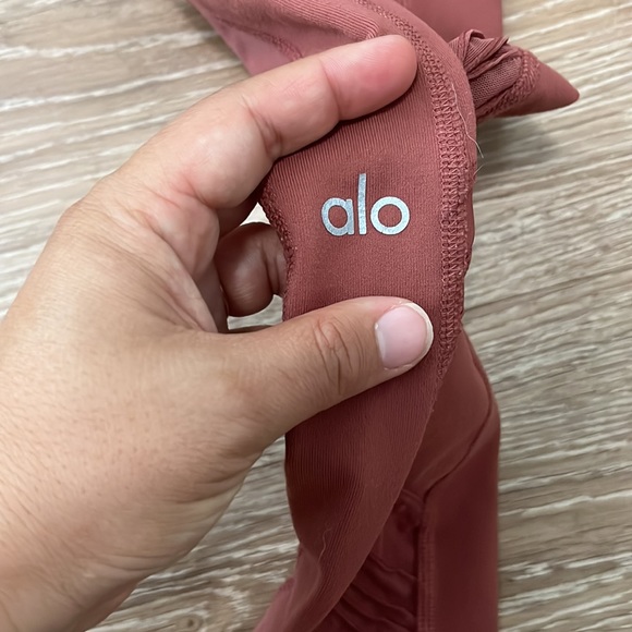 Alo Yoga Ultimate High Waist Leggings in Earth - Picture 7 of 7